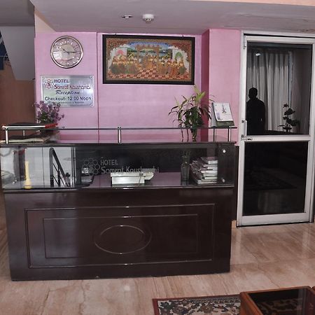Hotel Samrat Kaushambi Ghaziabad Bagian luar foto