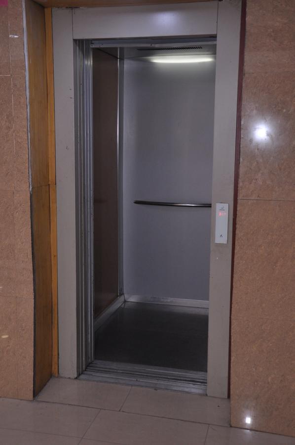 Hotel Samrat Kaushambi Ghaziabad Bagian luar foto