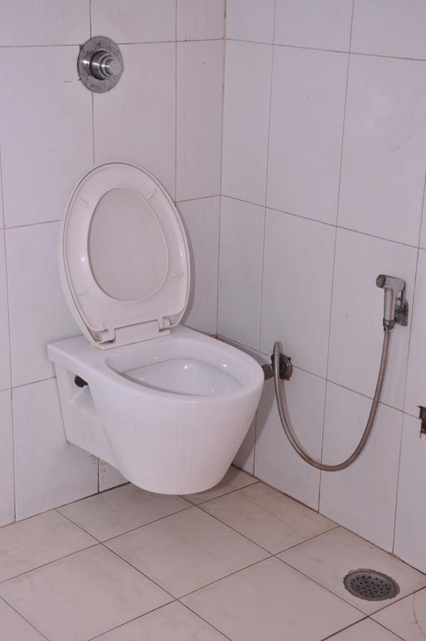 Hotel Samrat Kaushambi Ghaziabad Bagian luar foto