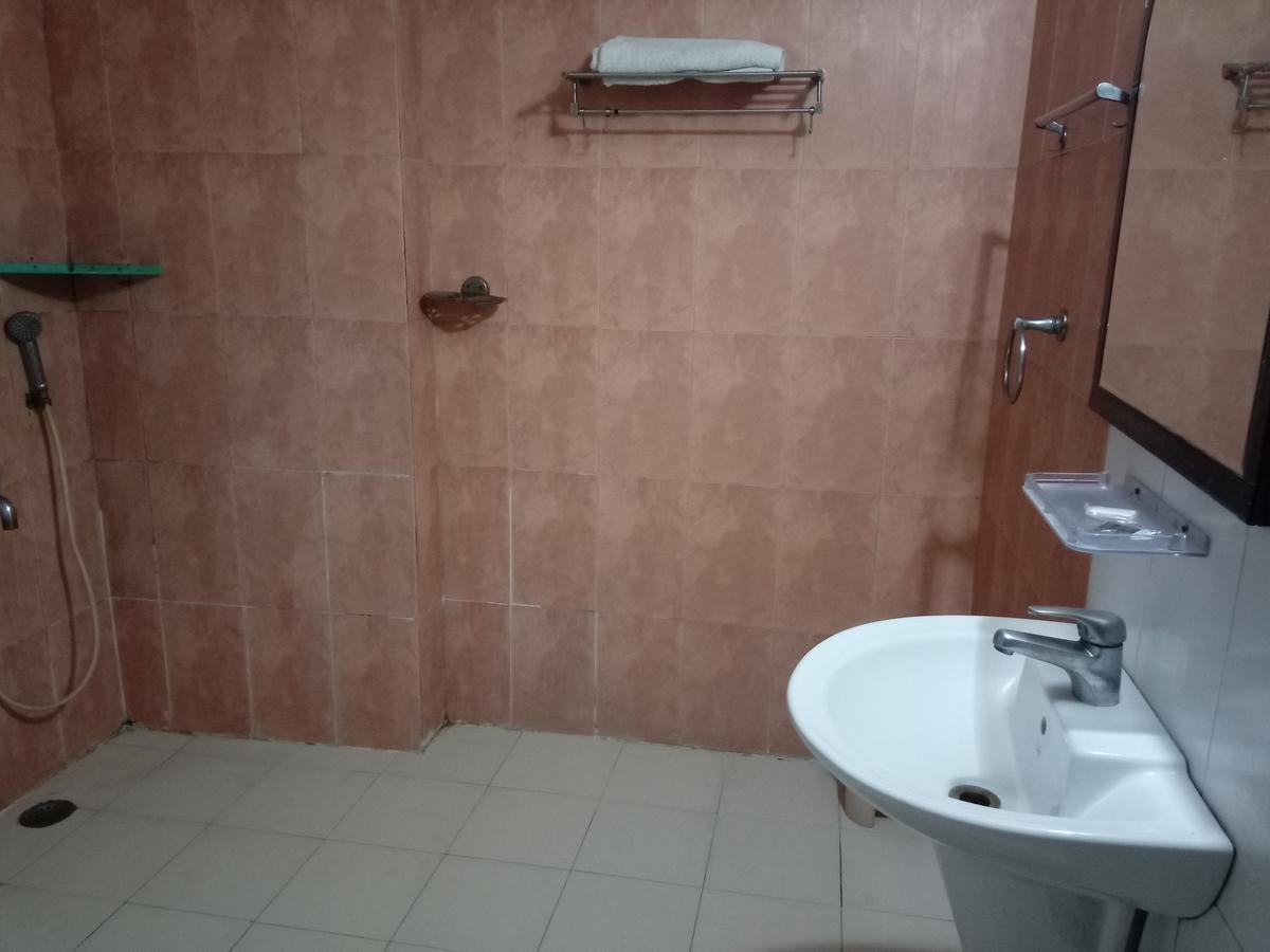 Hotel Samrat Kaushambi Ghaziabad Bagian luar foto